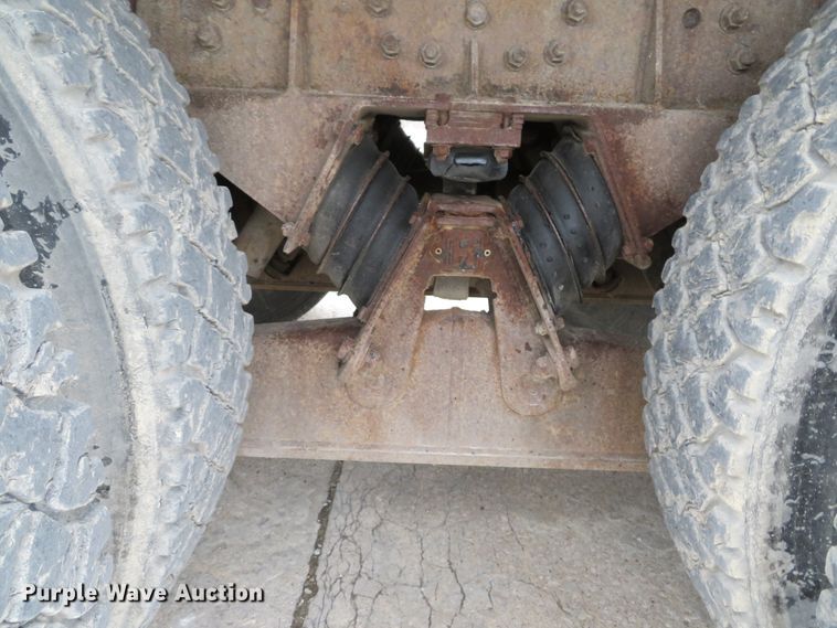 image for item DI2041 1999 International Paystar 5000 vacuum truck