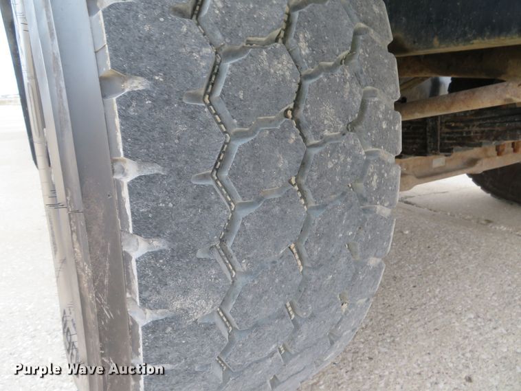 image for item DI2041 1999 International Paystar 5000 vacuum truck