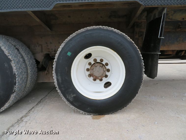 image for item DI2041 1999 International Paystar 5000 vacuum truck