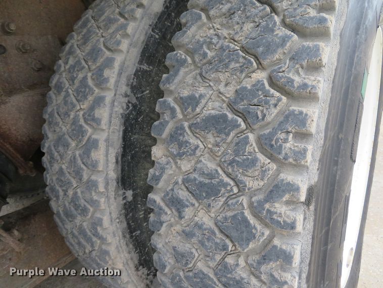 image for item DI2041 1999 International Paystar 5000 vacuum truck