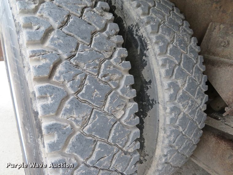 image for item DI2041 1999 International Paystar 5000 vacuum truck