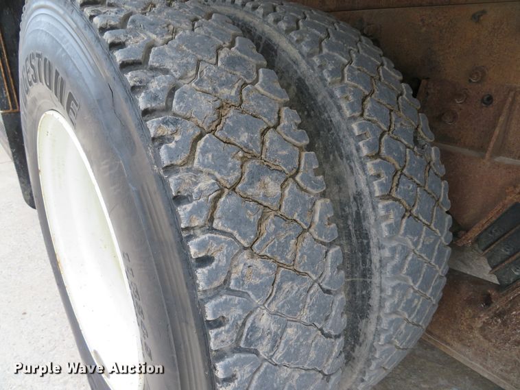 image for item DI2041 1999 International Paystar 5000 vacuum truck