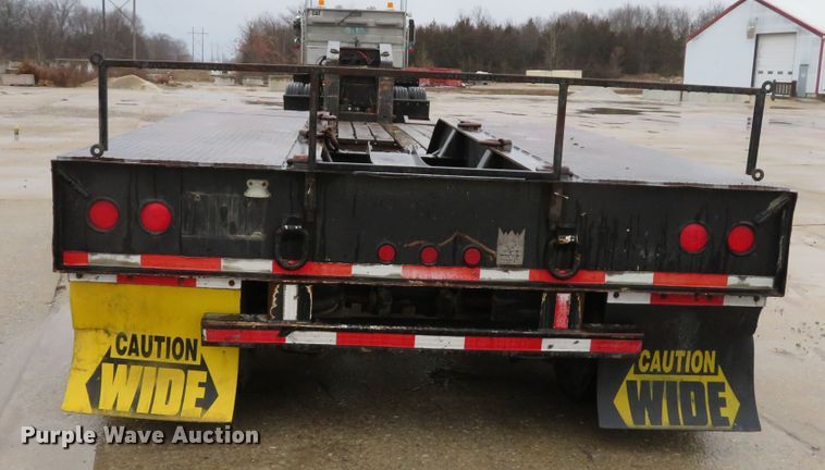 image for item DI2043 2002 Trail King TK110HD low boy equipment trailer