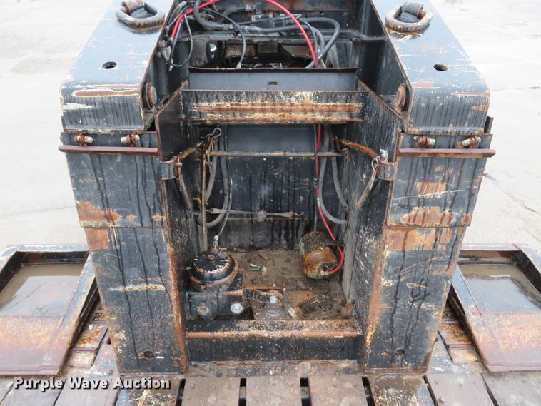 image for item DI2043 2002 Trail King TK110HD low boy equipment trailer