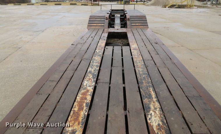 image for item DI2043 2002 Trail King TK110HD low boy equipment trailer