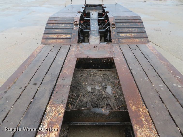 image for item DI2043 2002 Trail King TK110HD low boy equipment trailer