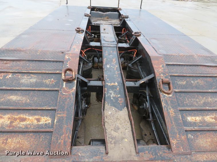 image for item DI2043 2002 Trail King TK110HD low boy equipment trailer