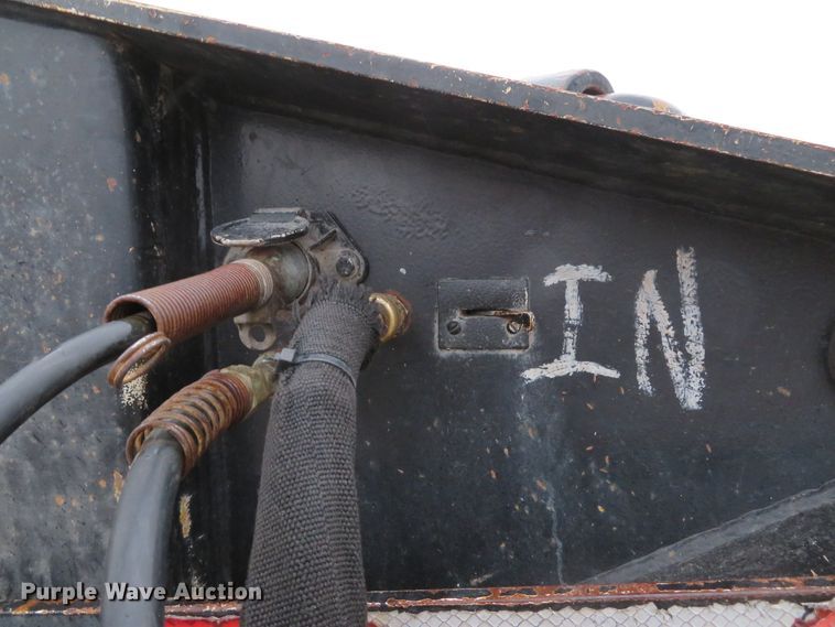 image for item DI2043 2002 Trail King TK110HD low boy equipment trailer