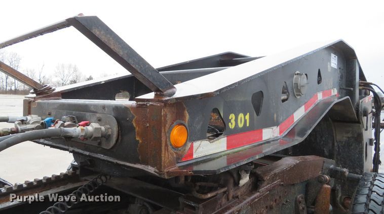 image for item DI2043 2002 Trail King TK110HD low boy equipment trailer