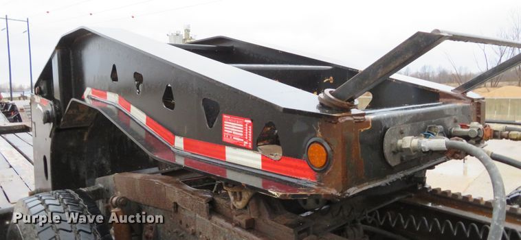 image for item DI2043 2002 Trail King TK110HD low boy equipment trailer