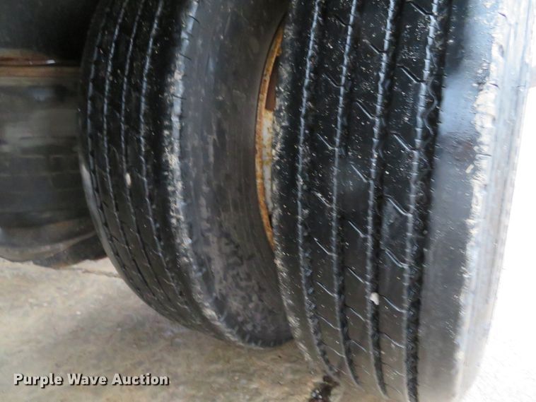 image for item DI2043 2002 Trail King TK110HD low boy equipment trailer