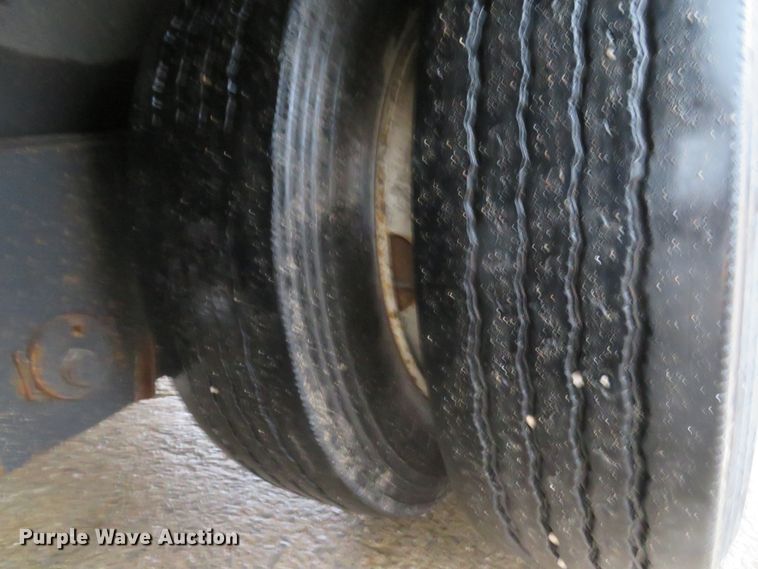 image for item DI2043 2002 Trail King TK110HD low boy equipment trailer