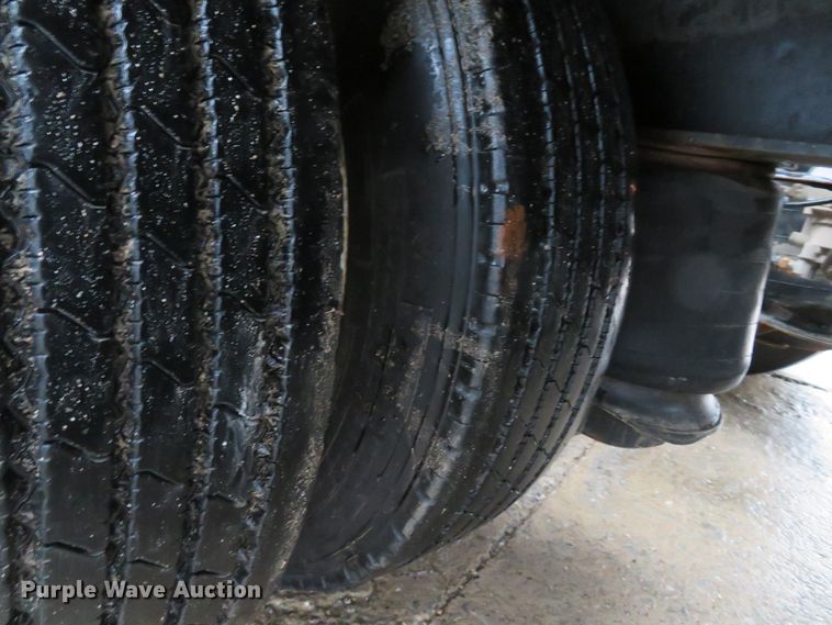 image for item DI2043 2002 Trail King TK110HD low boy equipment trailer