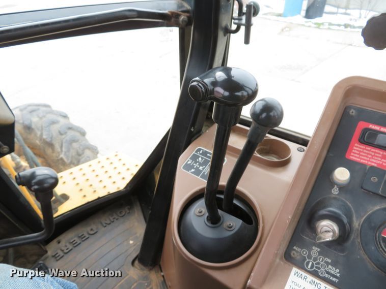 image for item DI2046 1998 John Deere 310SE backhoe