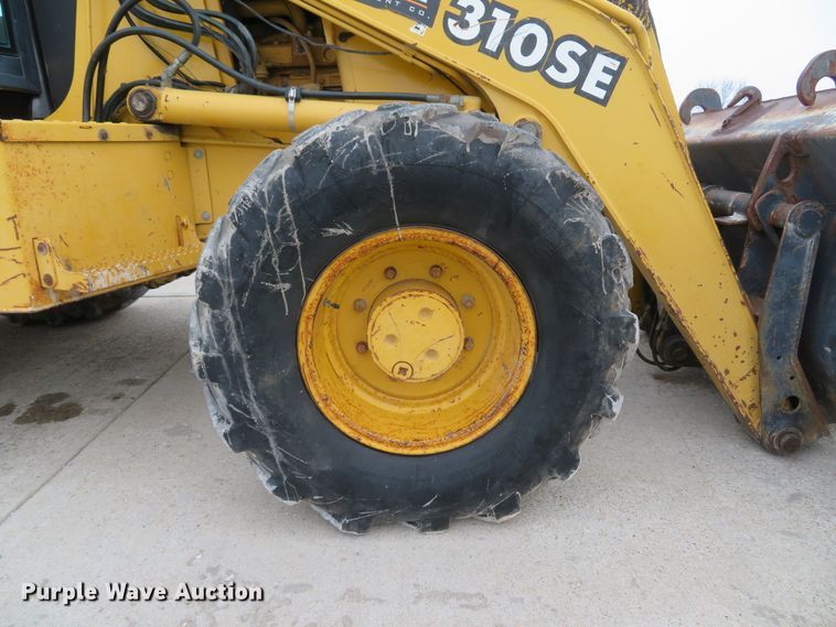 image for item DI2046 1998 John Deere 310SE backhoe