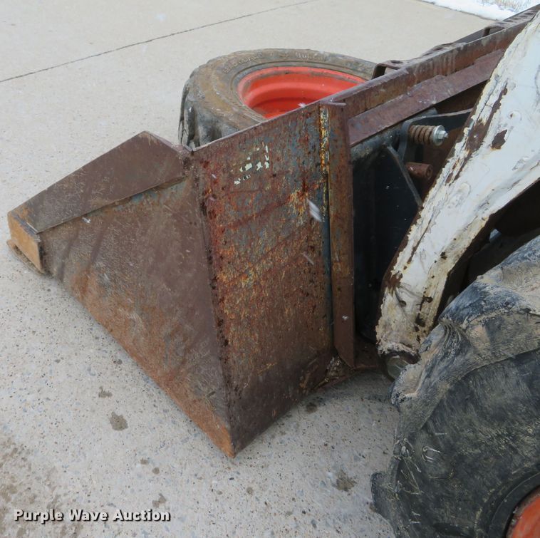 image for item DI2047 2000 Bobcat 773 skid steer