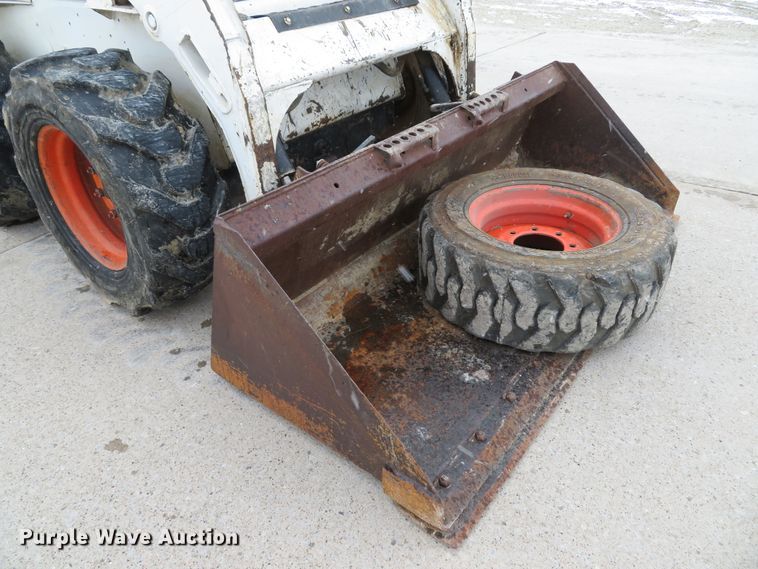 image for item DI2047 2000 Bobcat 773 skid steer