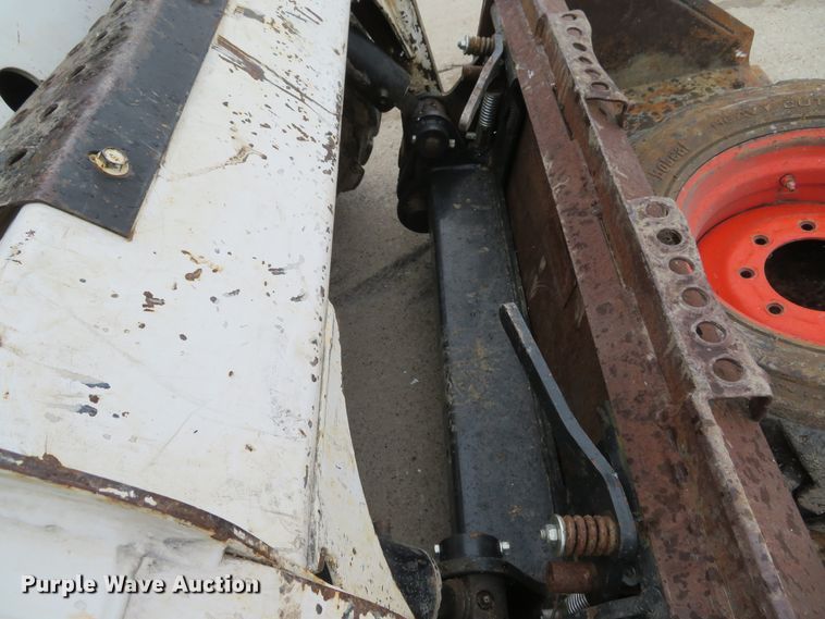 image for item DI2047 2000 Bobcat 773 skid steer