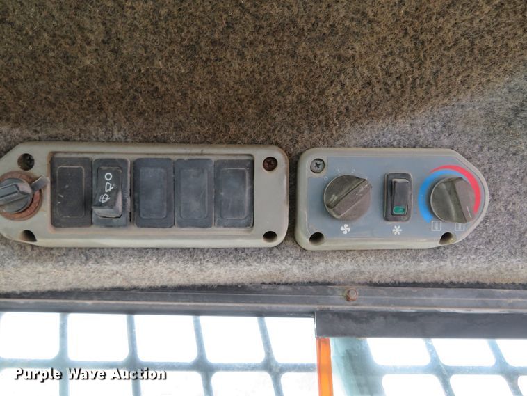 image for item DI2047 2000 Bobcat 773 skid steer