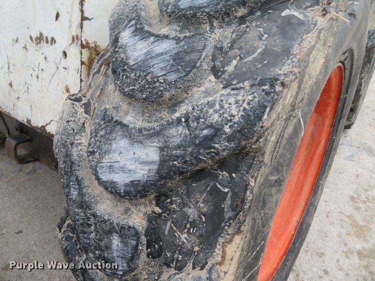 image for item DI2047 2000 Bobcat 773 skid steer