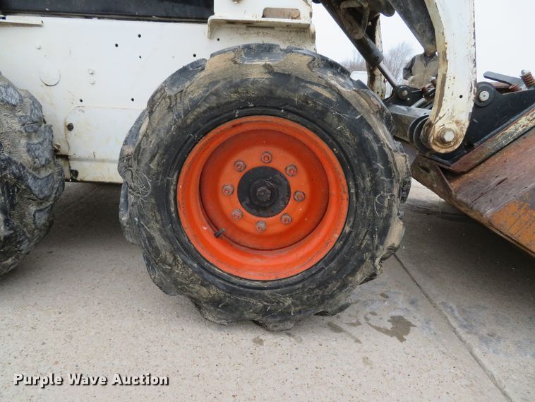 image for item DI2047 2000 Bobcat 773 skid steer