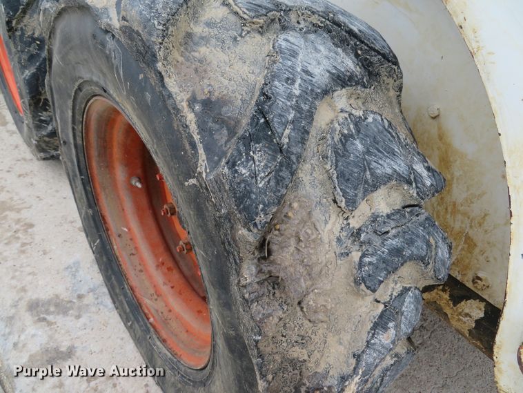 image for item DI2047 2000 Bobcat 773 skid steer