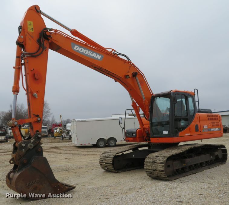 image for item DI2048 2014 Doosan DX225LC-3 excavator