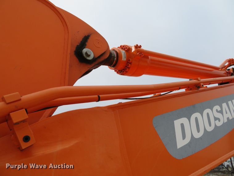 image for item DI2048 2014 Doosan DX225LC-3 excavator