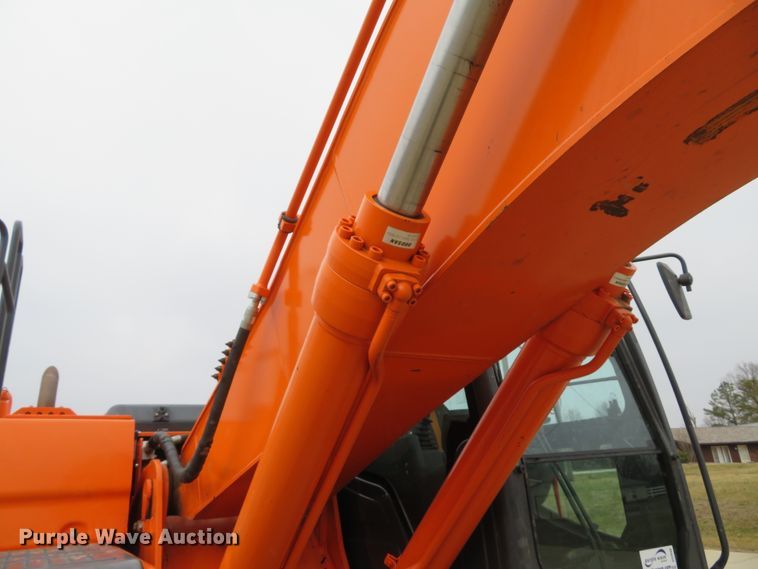 image for item DI2048 2014 Doosan DX225LC-3 excavator