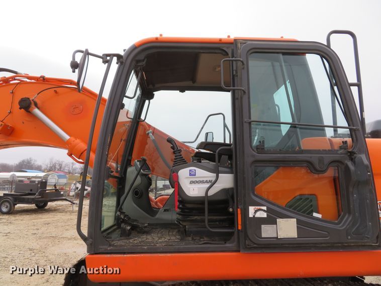 image for item DI2048 2014 Doosan DX225LC-3 excavator