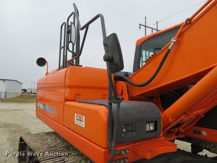 image for item DI2048 2014 Doosan DX225LC-3 excavator
