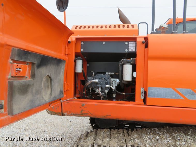 image for item DI2048 2014 Doosan DX225LC-3 excavator
