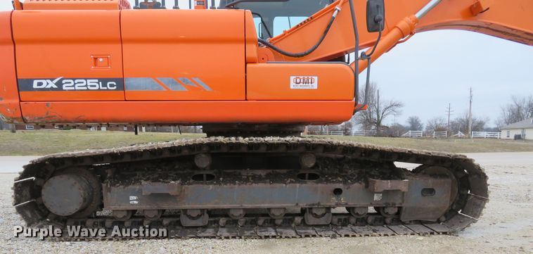 image for item DI2048 2014 Doosan DX225LC-3 excavator