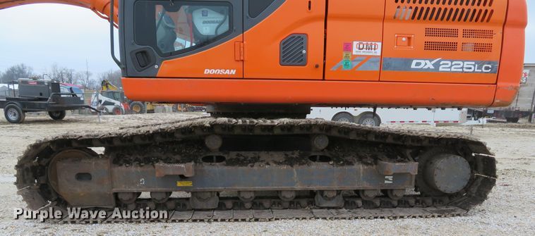 image for item DI2048 2014 Doosan DX225LC-3 excavator