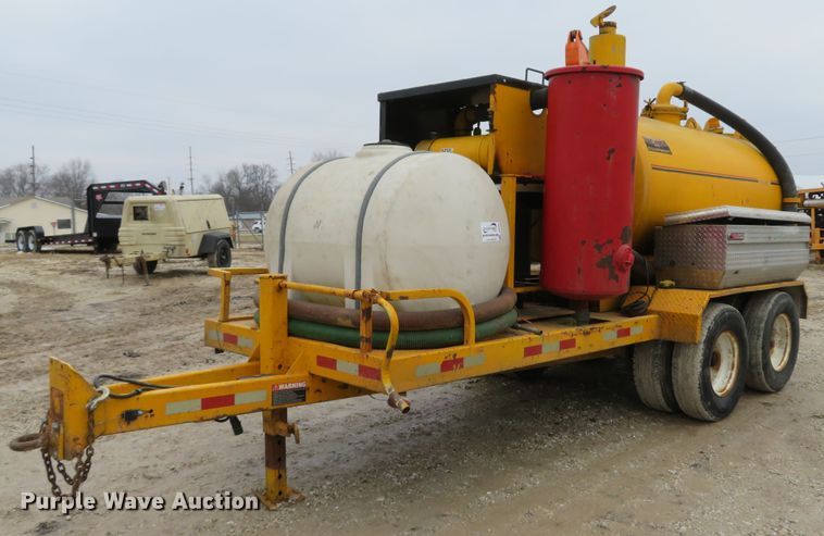 image for item DI2049 2000 Vactron PMD-800DT hydrovac trailer
