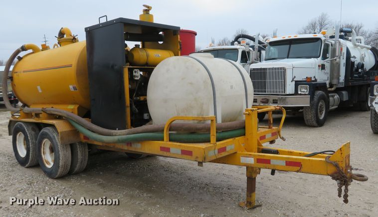 image for item DI2049 2000 Vactron PMD-800DT hydrovac trailer