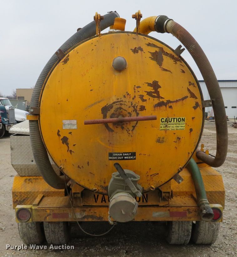 image for item DI2049 2000 Vactron PMD-800DT hydrovac trailer