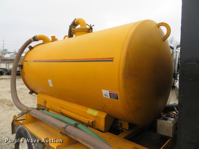 image for item DI2049 2000 Vactron PMD-800DT hydrovac trailer