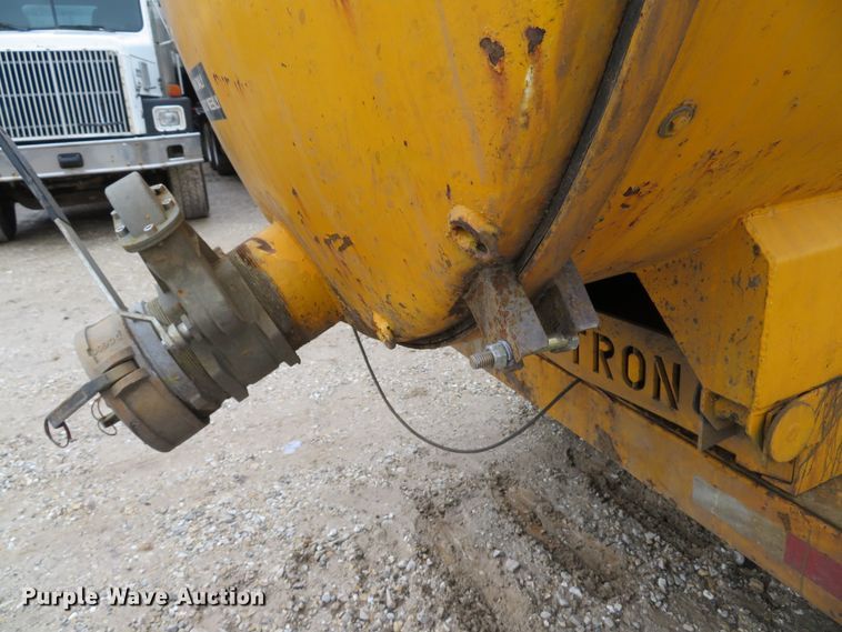 image for item DI2049 2000 Vactron PMD-800DT hydrovac trailer