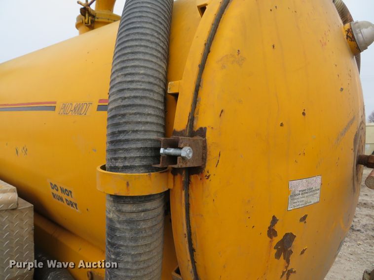 image for item DI2049 2000 Vactron PMD-800DT hydrovac trailer