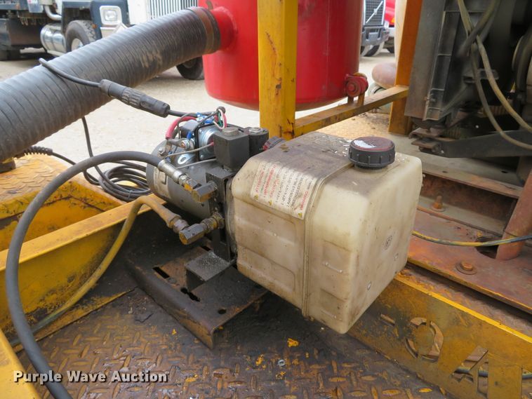 image for item DI2049 2000 Vactron PMD-800DT hydrovac trailer