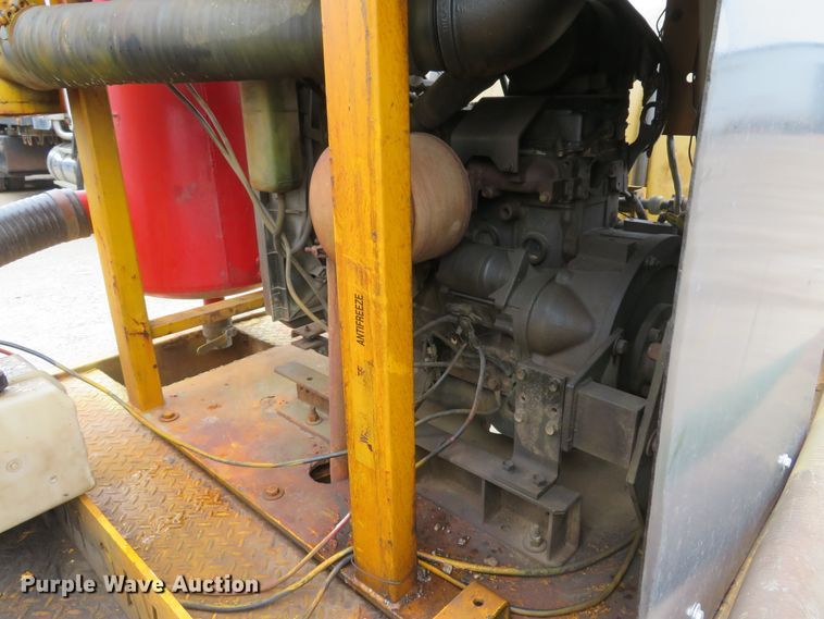 image for item DI2049 2000 Vactron PMD-800DT hydrovac trailer