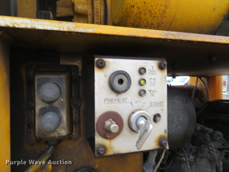 image for item DI2049 2000 Vactron PMD-800DT hydrovac trailer