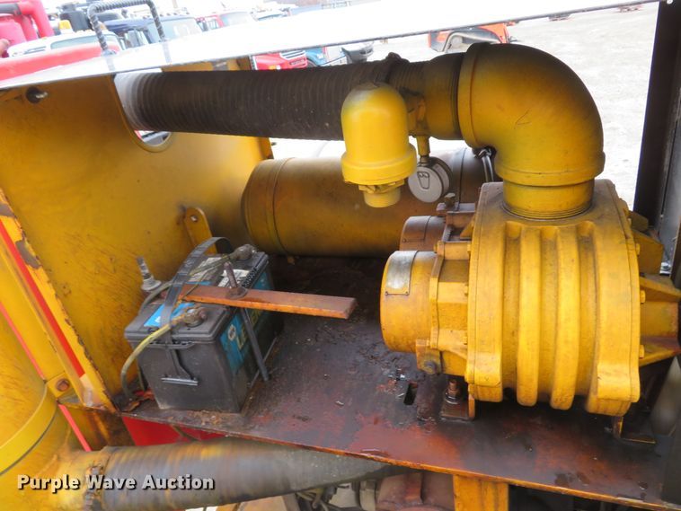 image for item DI2049 2000 Vactron PMD-800DT hydrovac trailer