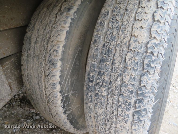 image for item DI2049 2000 Vactron PMD-800DT hydrovac trailer