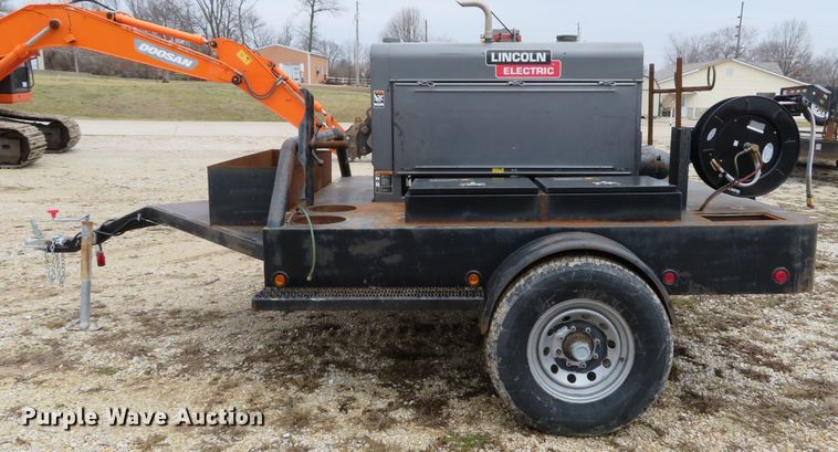 image for item DI2054 Lincoln Pipeliner 200D welder