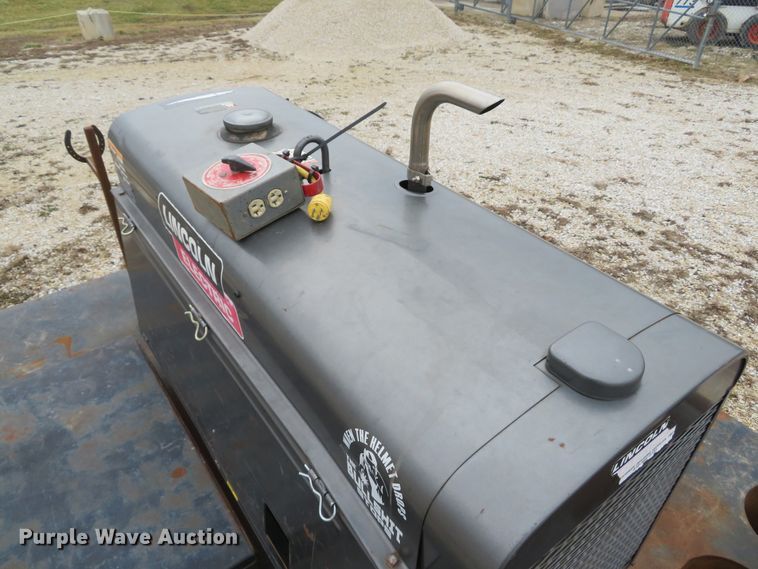 image for item DI2054 Lincoln Pipeliner 200D welder