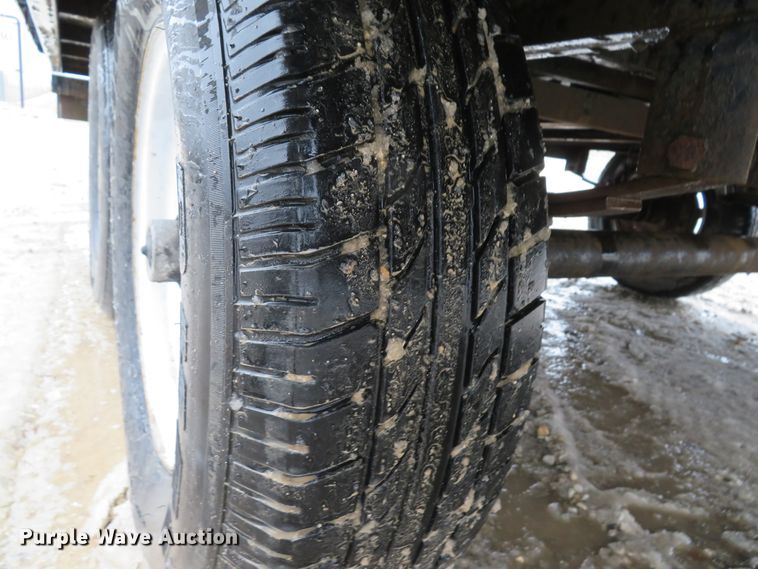 image for item DI2063 2011 Sure Trac ST10220TD02A-B-100 equipment trailer