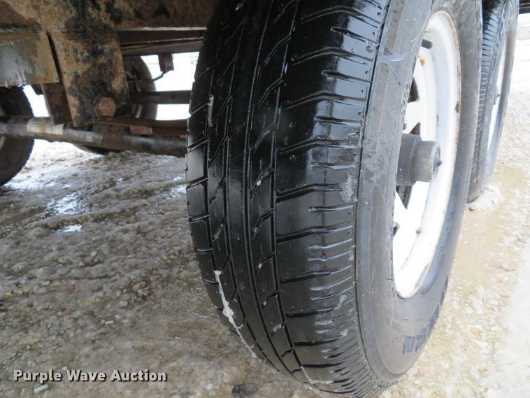 image for item DI2063 2011 Sure Trac ST10220TD02A-B-100 equipment trailer