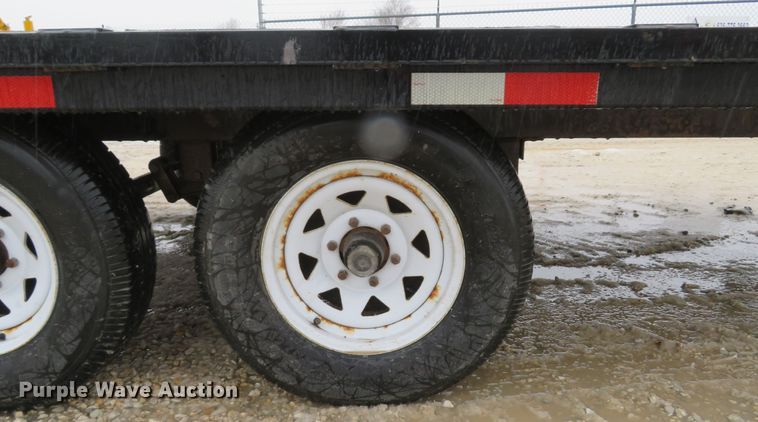 image for item DI2063 2011 Sure Trac ST10220TD02A-B-100 equipment trailer